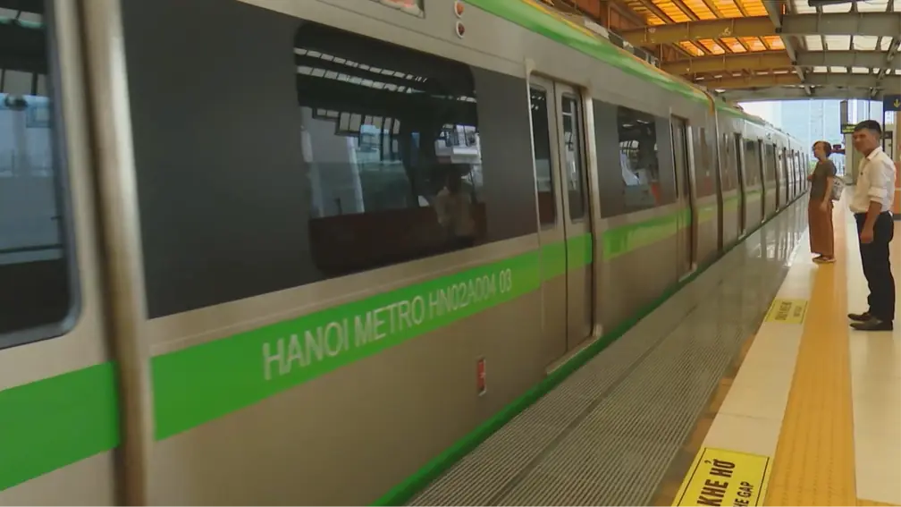 Vé tàu điện tuyến 2A tiếp tục được miễn phí đến 15/11